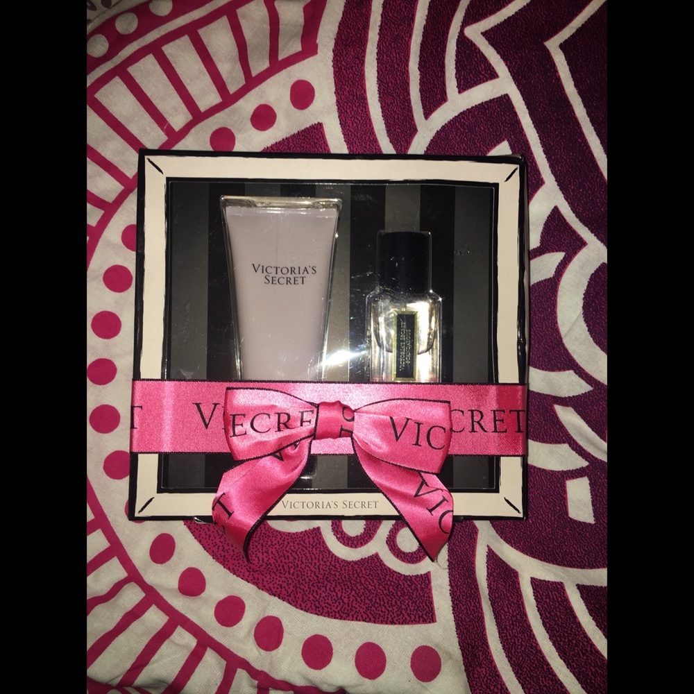 Victoria’s Secret Scandalous Gift Set
